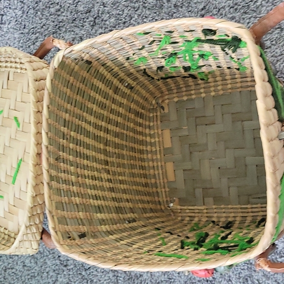 Woven basket - Picture 4 of 5